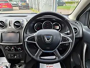Used 2019 Dacia Logan Mcv Comfort Glacier White - Interior and Exterior details 10