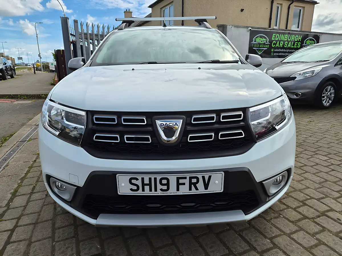 Used 2019 Dacia Logan Mcv Comfort Glacier White - Interior and Exterior details 2