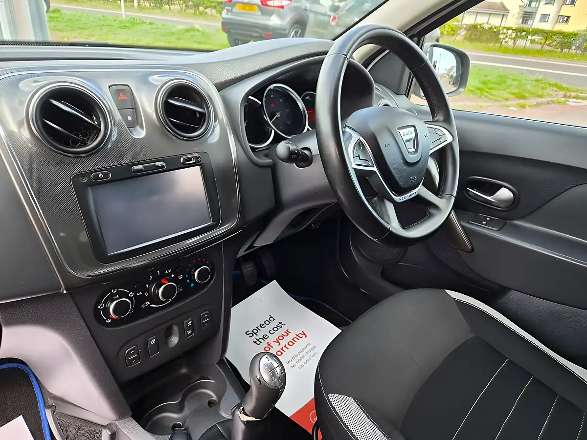 Used 2019 Dacia Logan Mcv Comfort Glacier White - Interior and Exterior details 20
