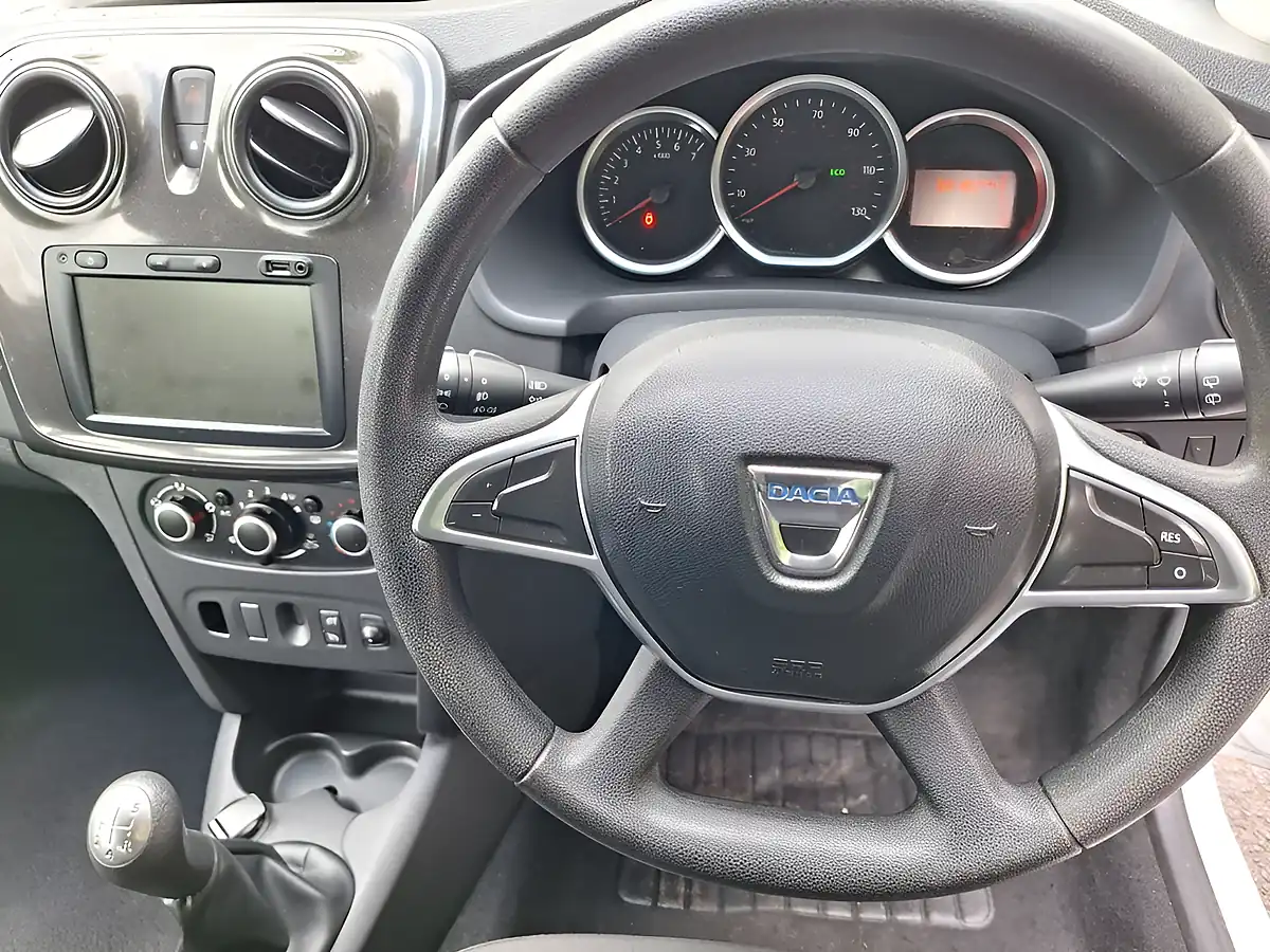 Used 2019 Dacia Logan Mcv Comfort White - Interior and Exterior details 11