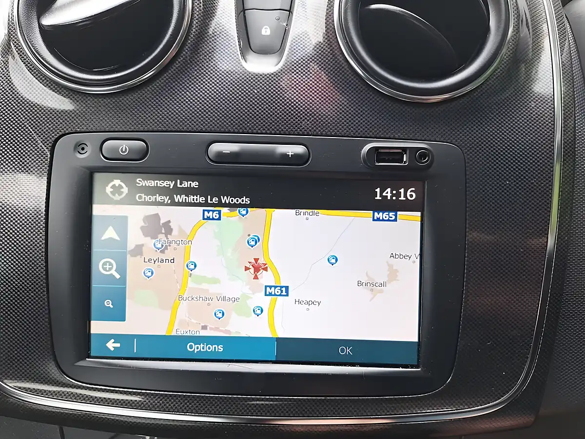 Used 2019 Dacia Logan Mcv Comfort White - Interior and Exterior details 16