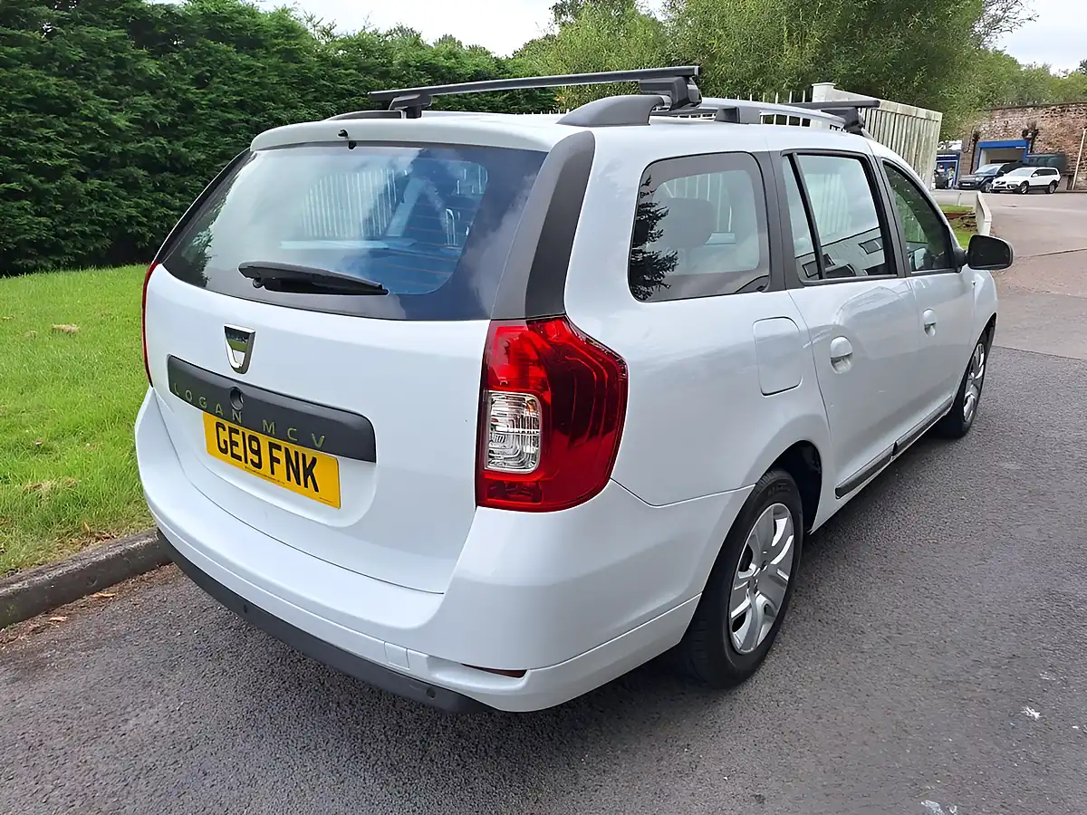 Used 2019 Dacia Logan Mcv Comfort White - Interior and Exterior details 5