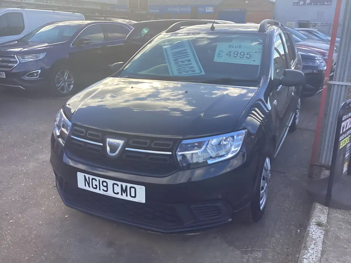 Used 2019 Dacia Logan Mcv Essential Black - Interior and Exterior details 2