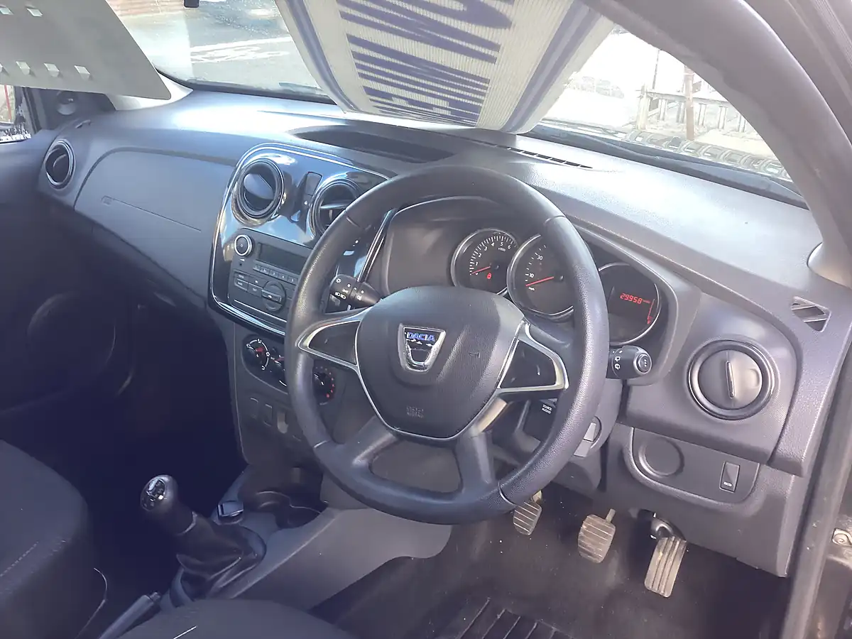 Used 2019 Dacia Logan Mcv Essential Black - Interior and Exterior details 9