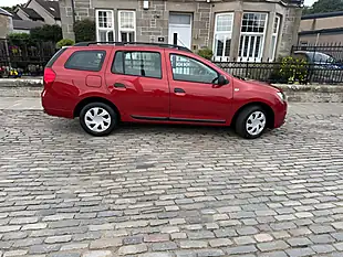 Used 2019 Dacia Logan Mcv Essential Red - Interior and Exterior details 11