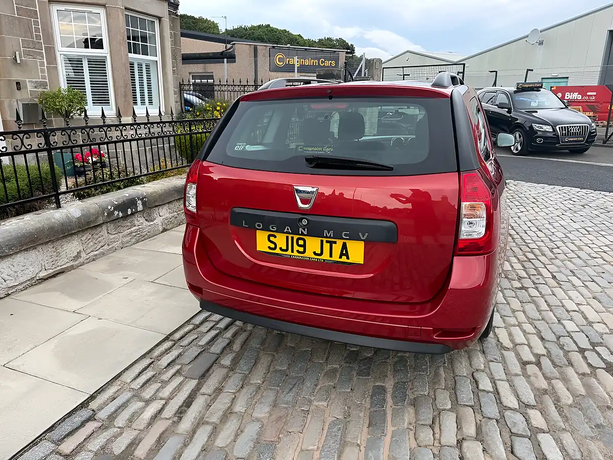 Used 2019 Dacia Logan Mcv Essential Red - Interior and Exterior details 12