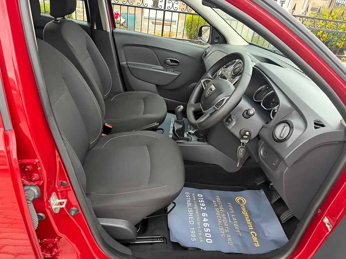 Used 2019 Dacia Logan Mcv Essential Red - Interior and Exterior details 2