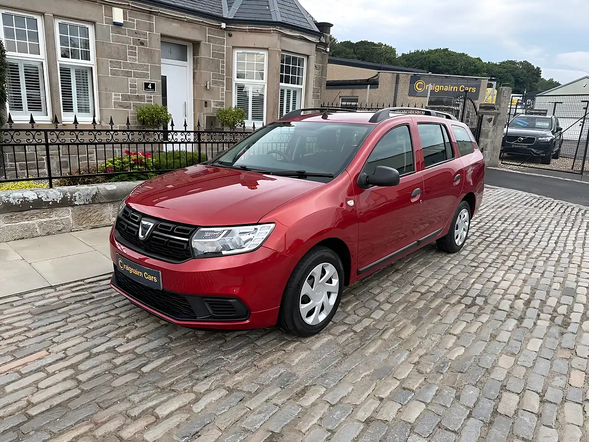 Used 2019 Dacia Logan Mcv Essential Red - Interior and Exterior details 3