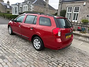Used 2019 Dacia Logan Mcv Essential Red - Interior and Exterior details 4