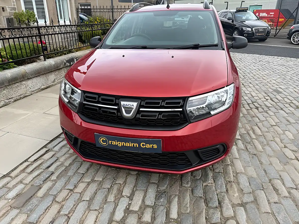 Used 2019 Dacia Logan Mcv Essential Red - Interior and Exterior details 8