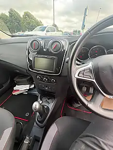 Used 2019 Dacia Logan Mcv Stepway Techroad Red - Interior and Exterior details 11