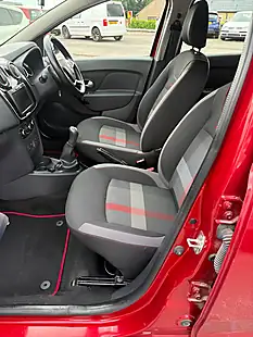 Used 2019 Dacia Logan Mcv Stepway Techroad Red - Interior and Exterior details 5