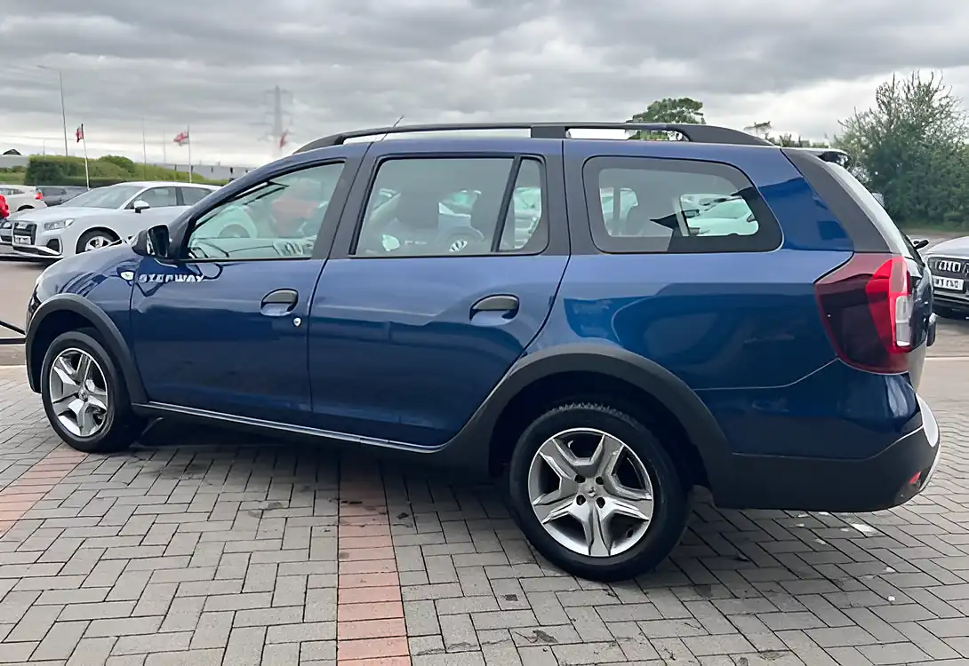 Used 2019 Dacia Logan Stepway Comfort Cosmos Blue - Interior and Exterior details 16
