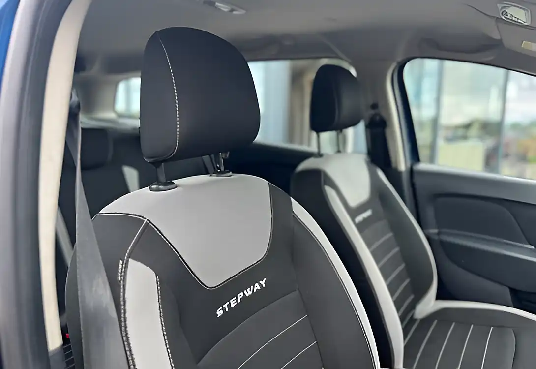 Used 2019 Dacia Logan Stepway Comfort Cosmos Blue - Interior and Exterior details 17
