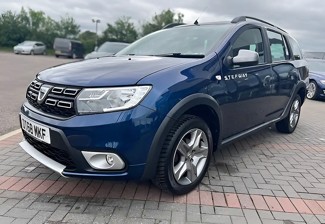 Used 2019 Dacia Logan Stepway Comfort Cosmos Blue - Interior and Exterior details 19