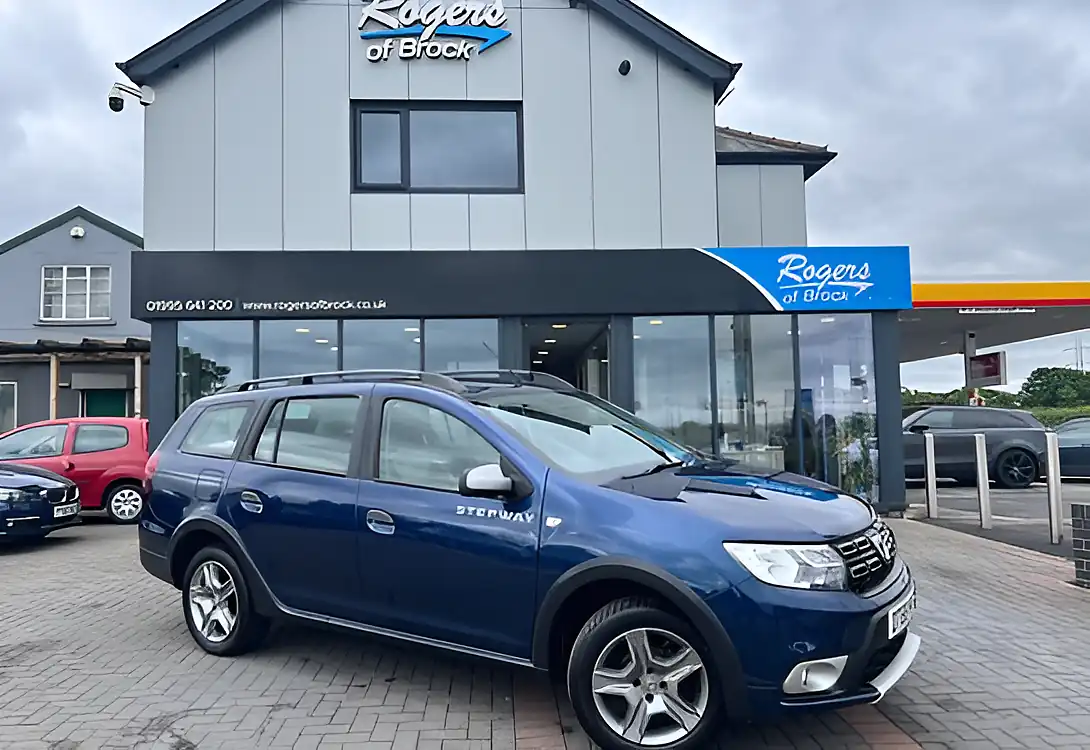 Used 2019 Dacia Logan Stepway Comfort Cosmos Blue - Interior and Exterior details 2