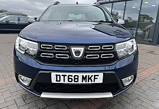 Used 2019 Dacia Logan Stepway Comfort Cosmos Blue - Interior and Exterior details 5