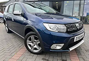 Used 2019 Dacia Logan Stepway Comfort Cosmos Blue - Interior and Exterior details 7