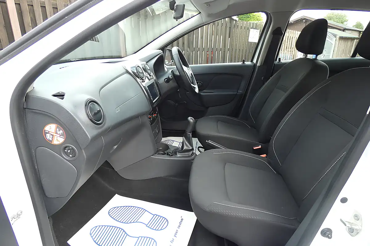 Used 2019 Dacia Sandero Access Glacier White - Interior and Exterior details 12