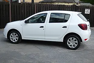 Used 2019 Dacia Sandero Access Glacier White - Interior and Exterior details 5