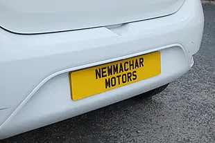 Used 2019 Dacia Sandero Access Glacier White - Interior and Exterior details 6