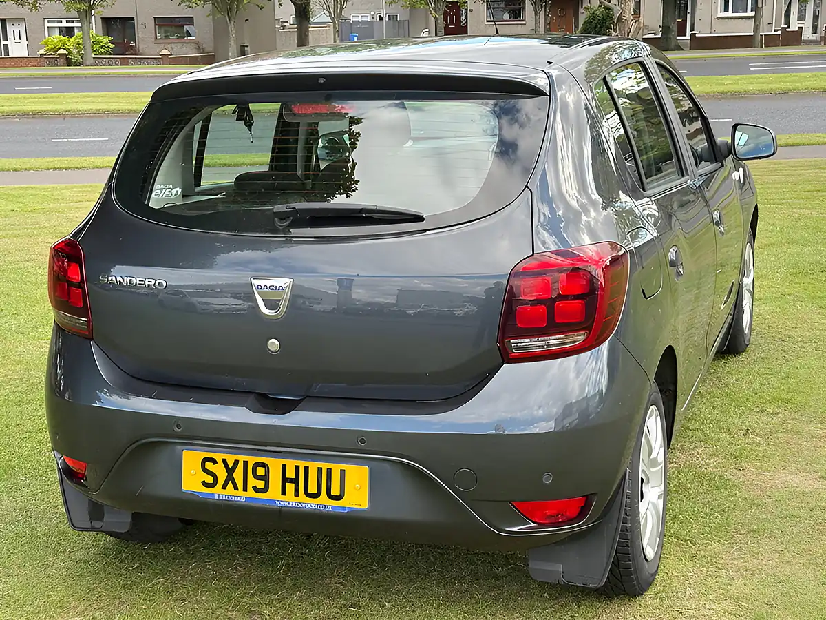 Used 2019 Dacia Sandero Comfort Grey - Interior and Exterior details 5