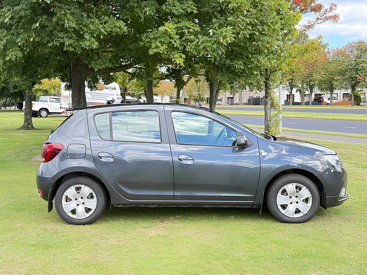 Used 2019 Dacia Sandero Comfort Grey - Interior and Exterior details 6