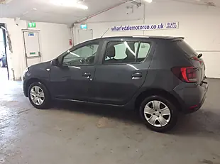 Used 2019 Dacia Sandero Comfort Grey - Interior and Exterior details 10