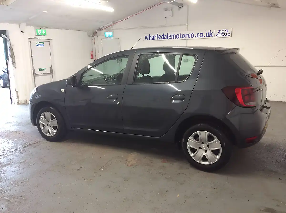 Used 2019 Dacia Sandero Comfort Grey - Interior and Exterior details 10