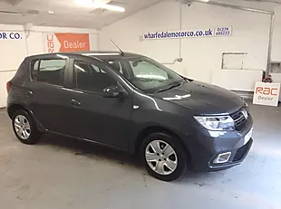 Used 2019 Dacia Sandero Comfort Grey - Interior and Exterior details 2