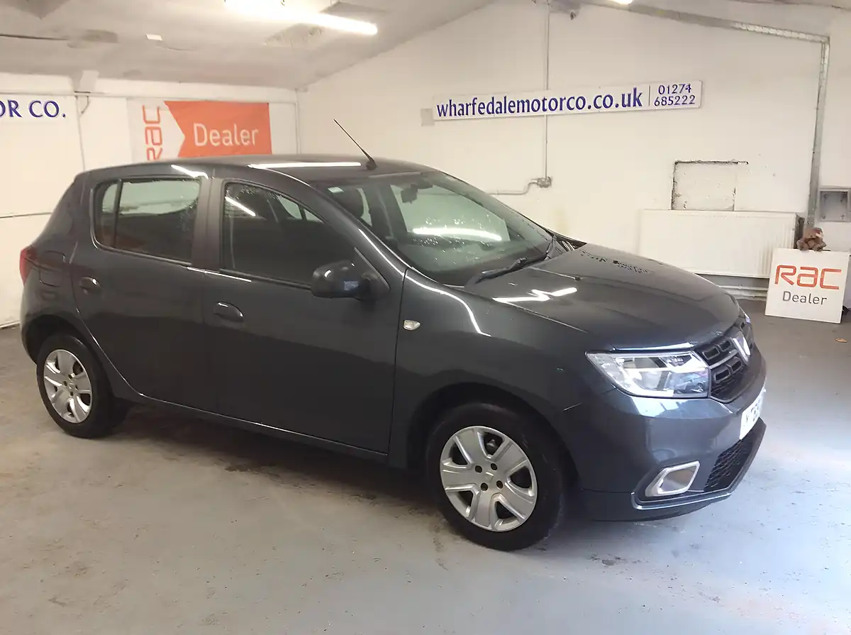 Used 2019 Dacia Sandero Comfort Grey - Interior and Exterior details 2