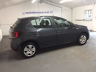 Used 2019 Dacia Sandero Comfort Grey - Interior and Exterior details 8