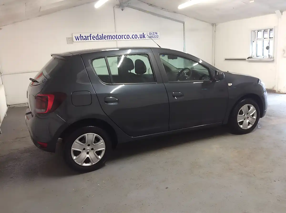 Used 2019 Dacia Sandero Comfort Grey - Interior and Exterior details 8