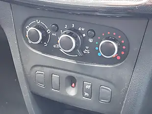 Used 2019 Dacia Sandero Comfort White - Interior and Exterior details 11