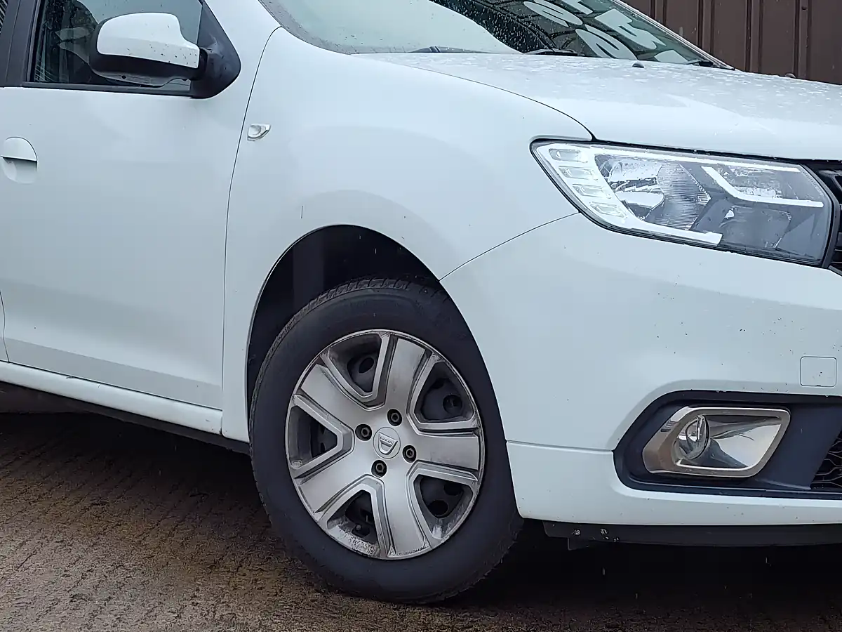 Used 2019 Dacia Sandero Comfort White - Interior and Exterior details 2