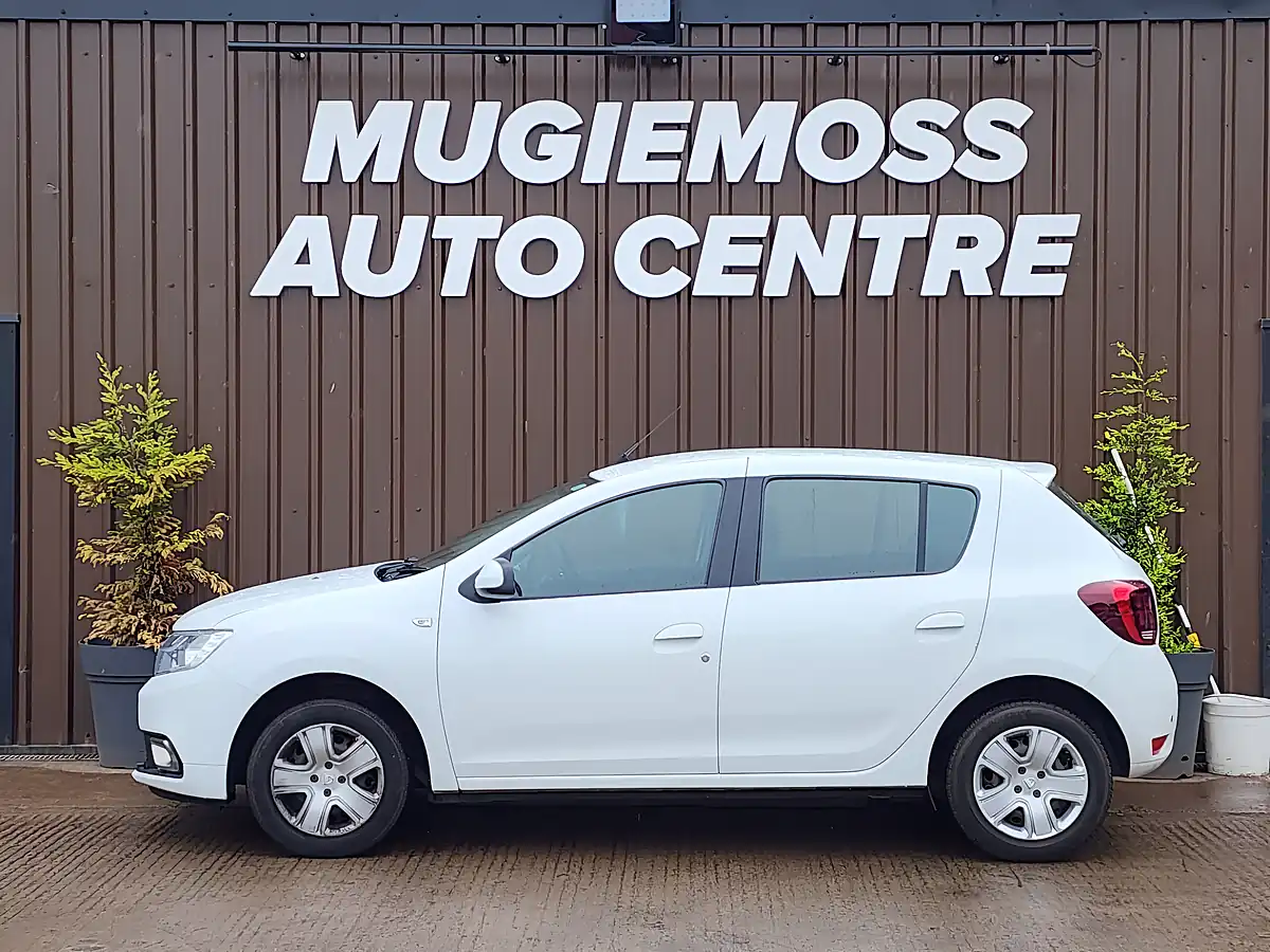 Used 2019 Dacia Sandero Comfort White - Interior and Exterior details 4