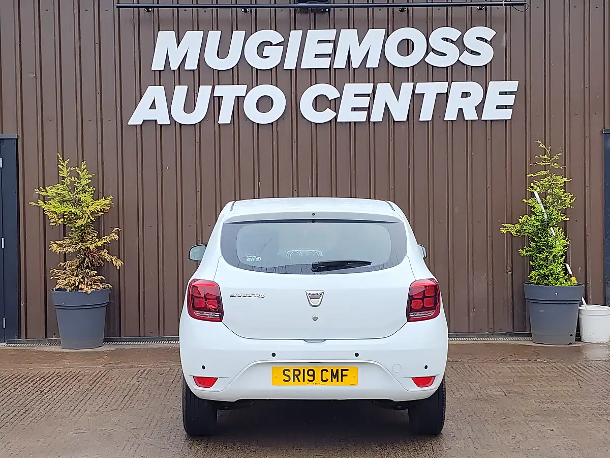 Used 2019 Dacia Sandero Comfort White - Interior and Exterior details 5