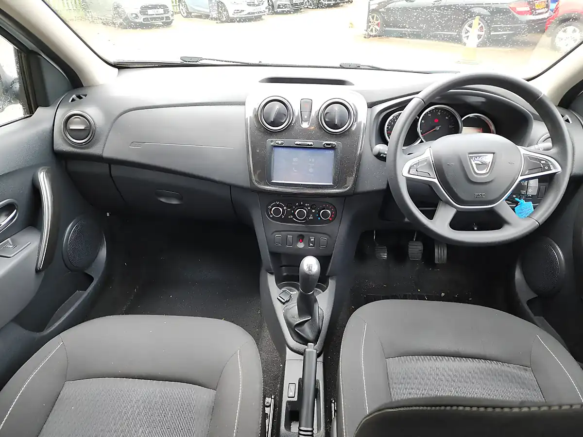 Used 2019 Dacia Sandero Comfort White - Interior and Exterior details 7