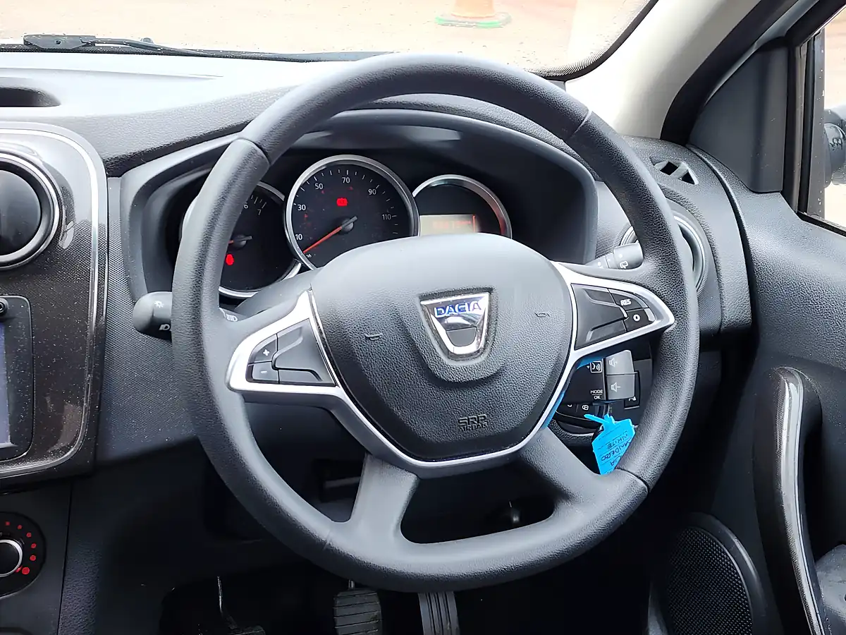 Used 2019 Dacia Sandero Comfort White - Interior and Exterior details 8