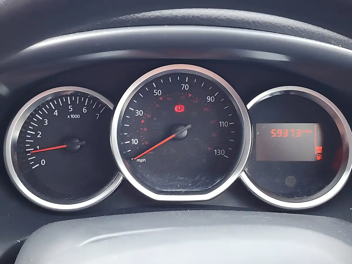 Used 2019 Dacia Sandero Comfort White - Interior and Exterior details 9