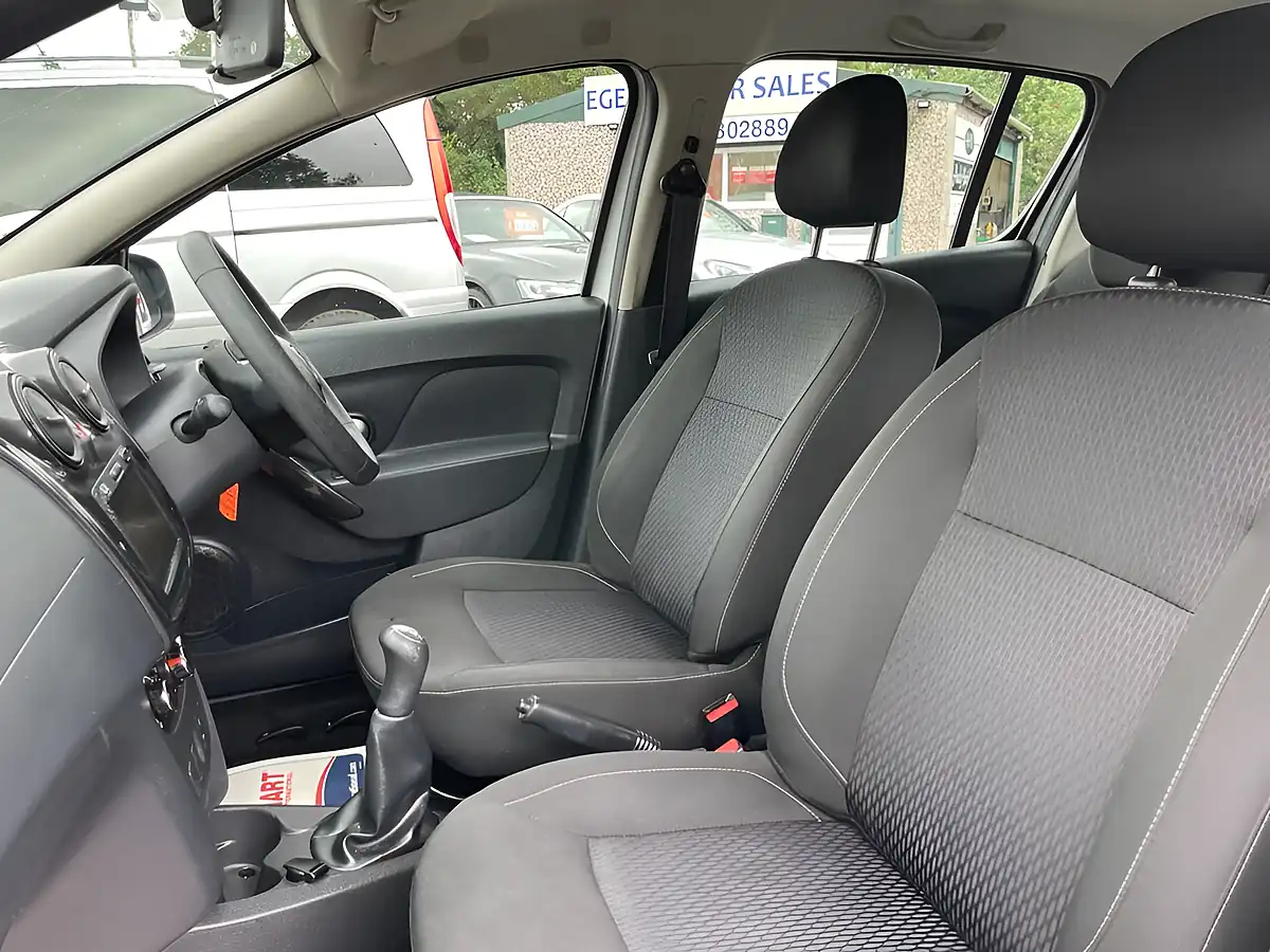 Used 2019 Dacia Sandero Comfort White - Interior and Exterior details 12