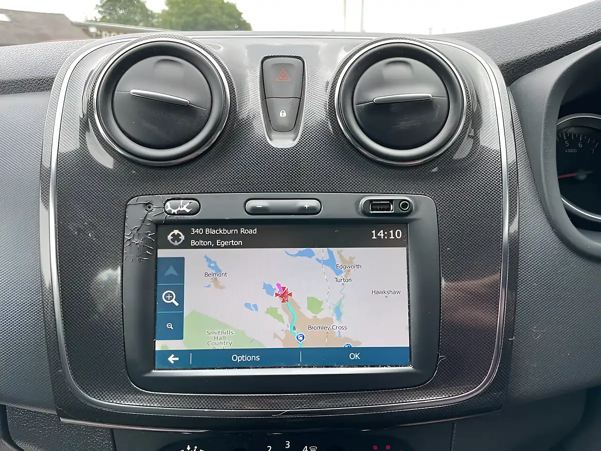 Used 2019 Dacia Sandero Comfort White - Interior and Exterior details 15