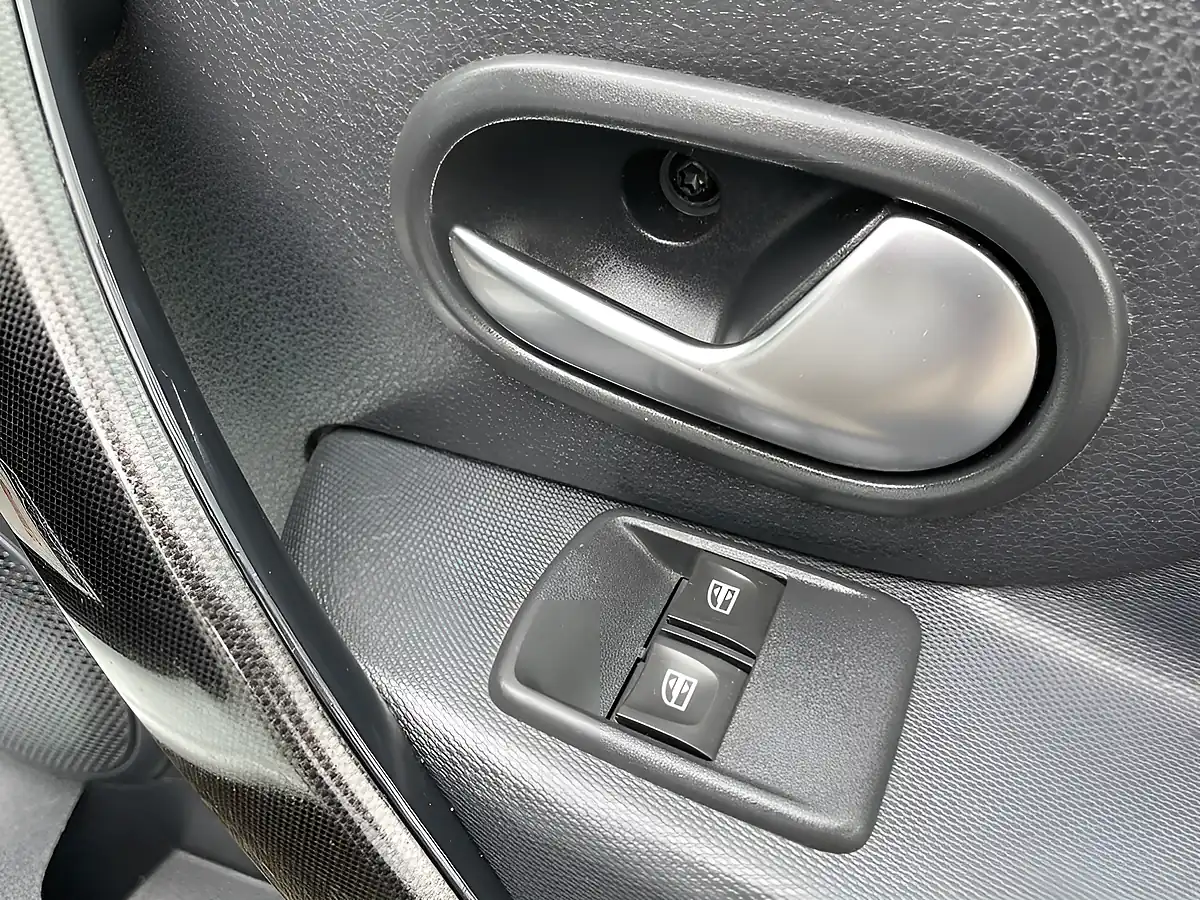 Used 2019 Dacia Sandero Comfort White - Interior and Exterior details 17