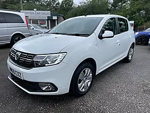 Used 2019 Dacia Sandero Comfort White - Interior and Exterior details 4