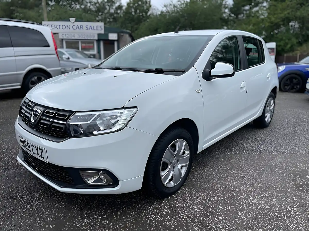 Used 2019 Dacia Sandero Comfort White - Interior and Exterior details 4