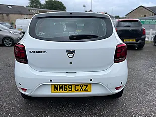 Used 2019 Dacia Sandero Comfort White - Interior and Exterior details 7