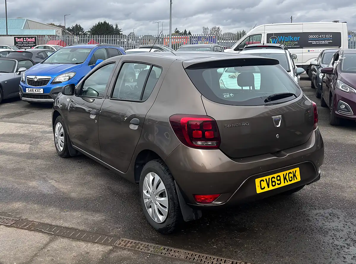 Used 2019 Dacia Sandero Essential Brown - Interior and Exterior details 2