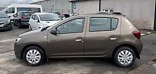 Used 2019 Dacia Sandero Essential Brown - Interior and Exterior details 4