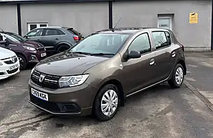 Used 2019 Dacia Sandero Essential Brown - Interior and Exterior details 7