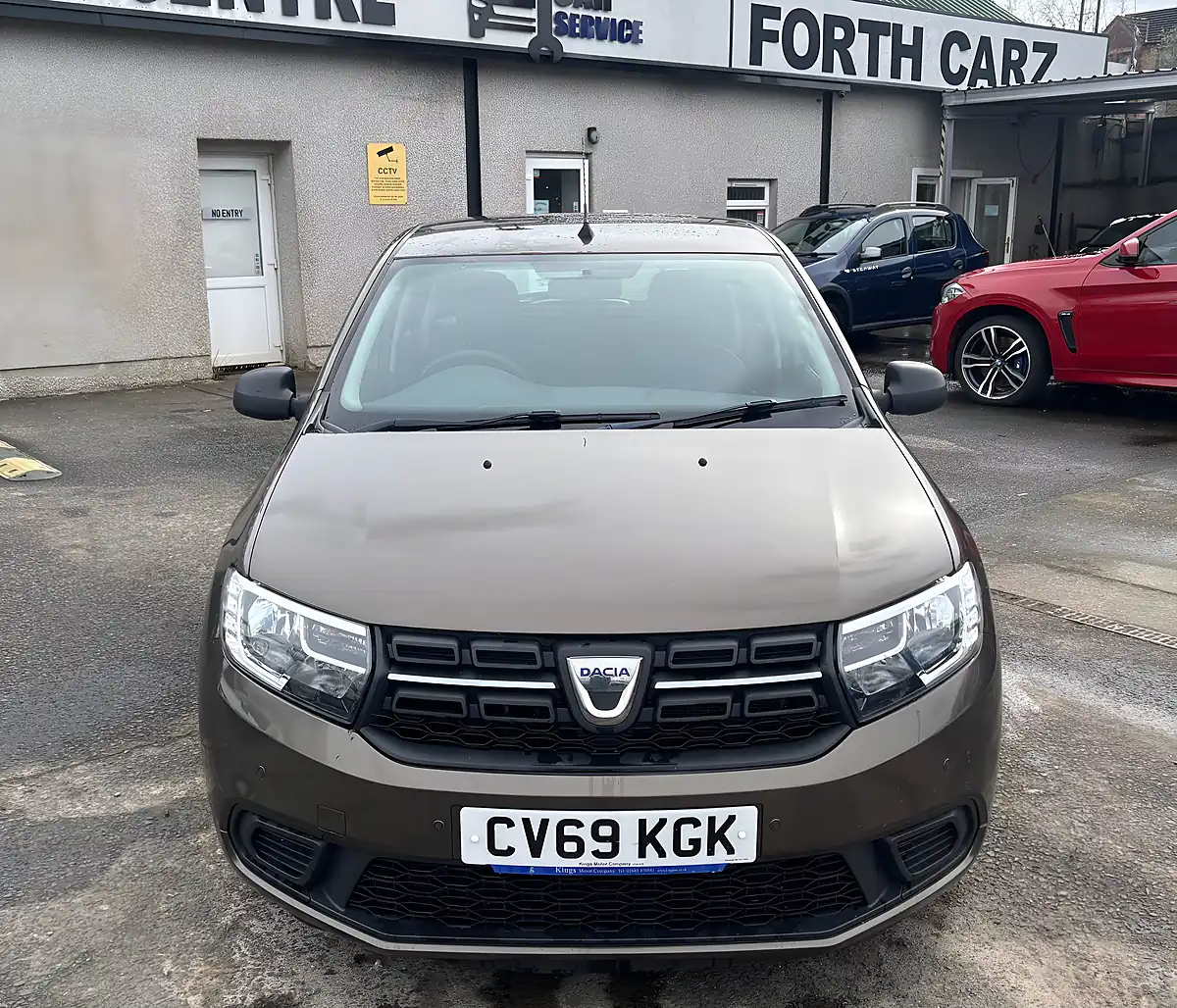 Used 2019 Dacia Sandero Essential Brown - Interior and Exterior details 8